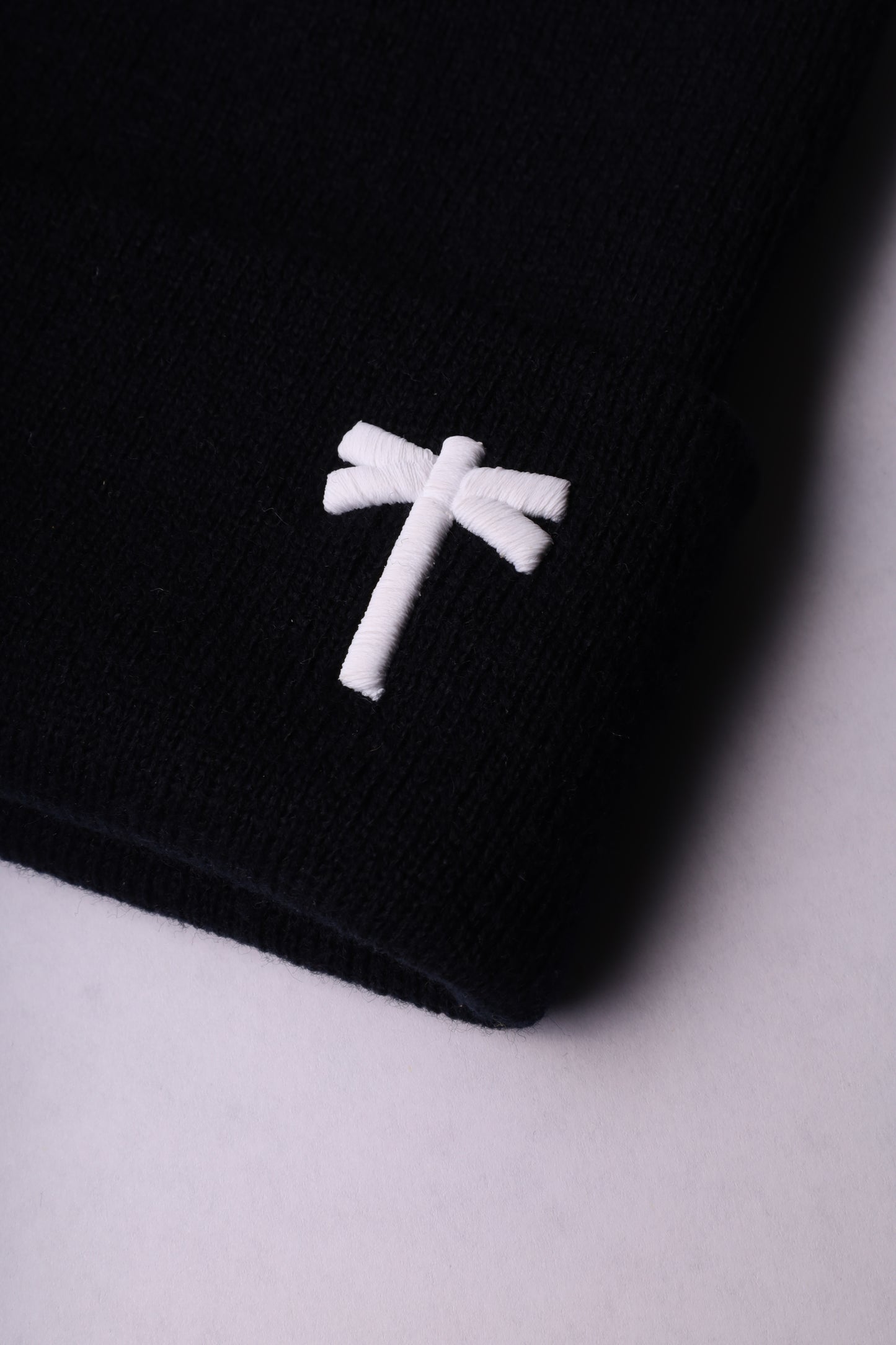 BLACK CLASSIC BEANIE