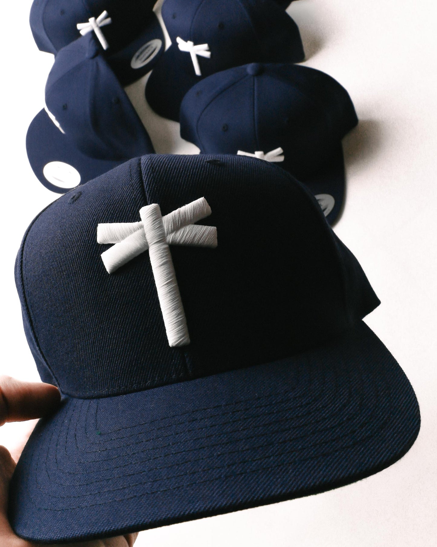 NAVY / WHITE CLASSIC SNAPBACK