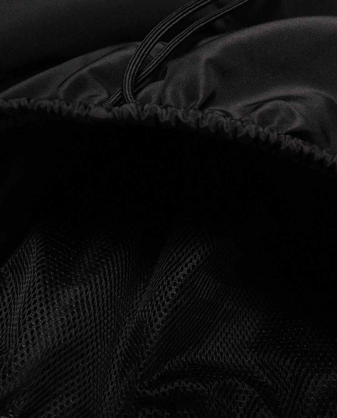 BLACK CHUNKY SHORTS